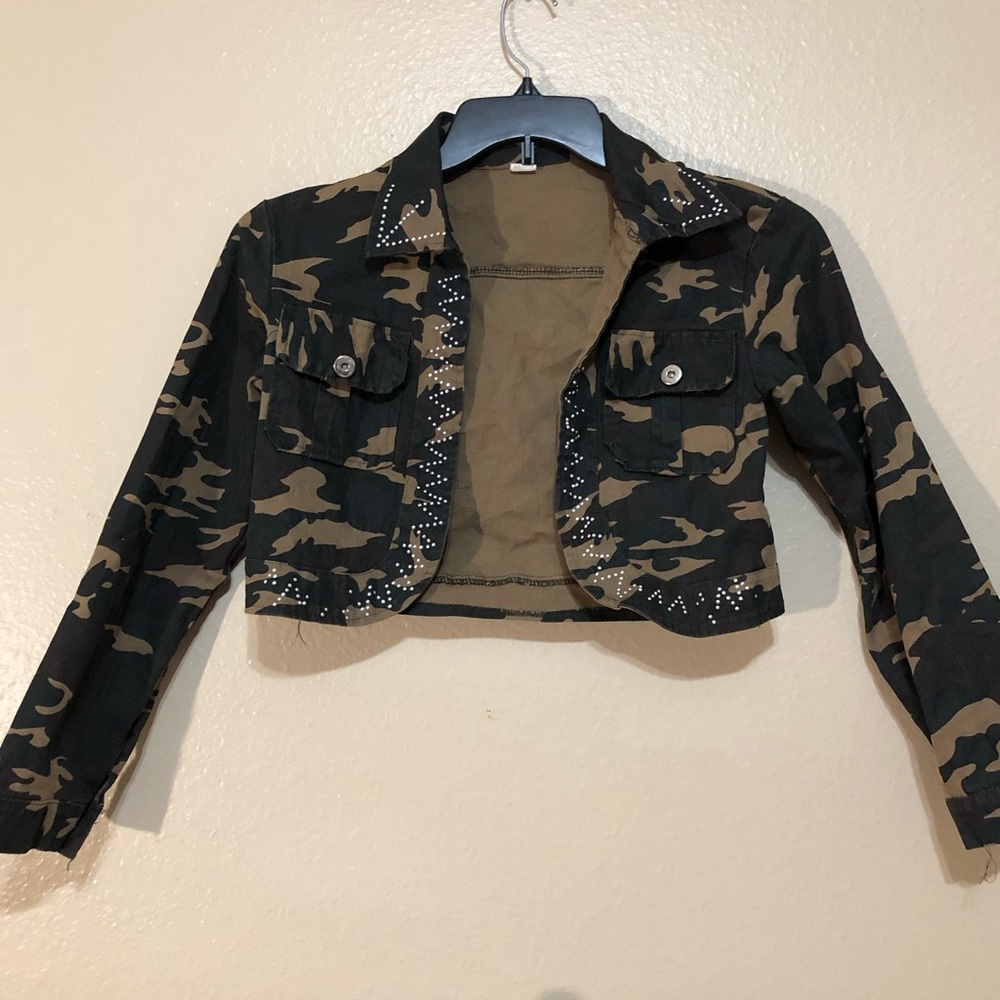 Camouflage denim half cut jacket